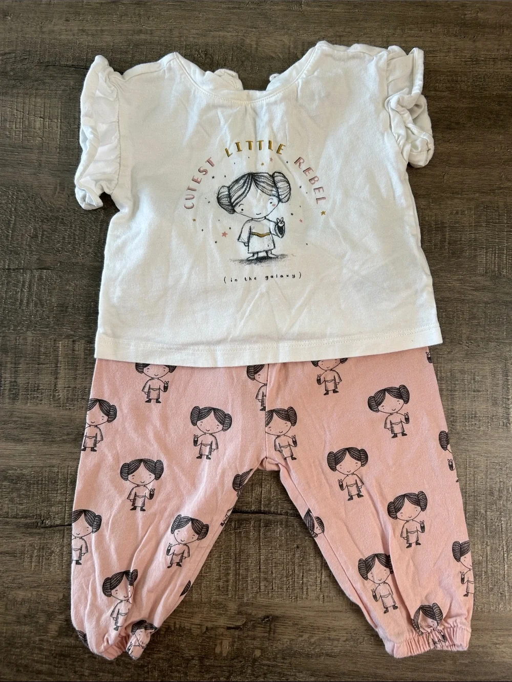 GAP Disney Star Wars White Ruffle-Sleeve Top & Pink Character Set